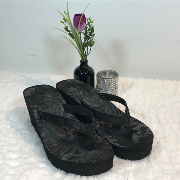 ⭐️Host Pick Twice‼️⭐️ Billabong Women’s Black Wedge Thong Sandals With Platform - Picture 5 of 11